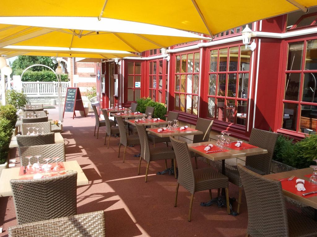 Hotel-Restaurant Le Normandie Luc-sur-Mer Exterior photo